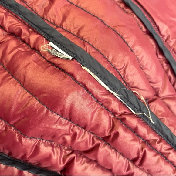 G. H. Bass & Co. down packable puffer navy blue vest with detachable hood, XS - Picture 12 of 12